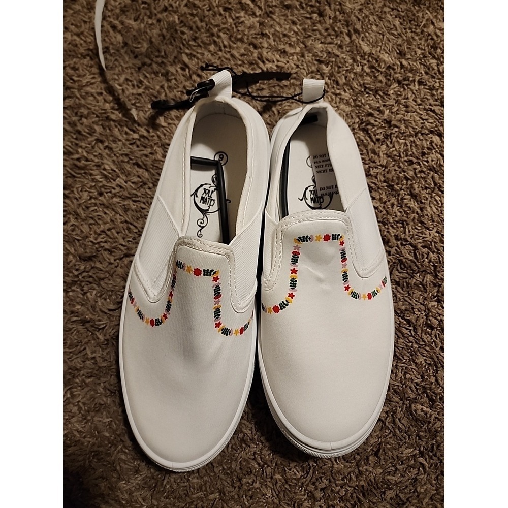 Sole Mates. White.‎ Flowers. Sz 9. Womens. Slip-on.
